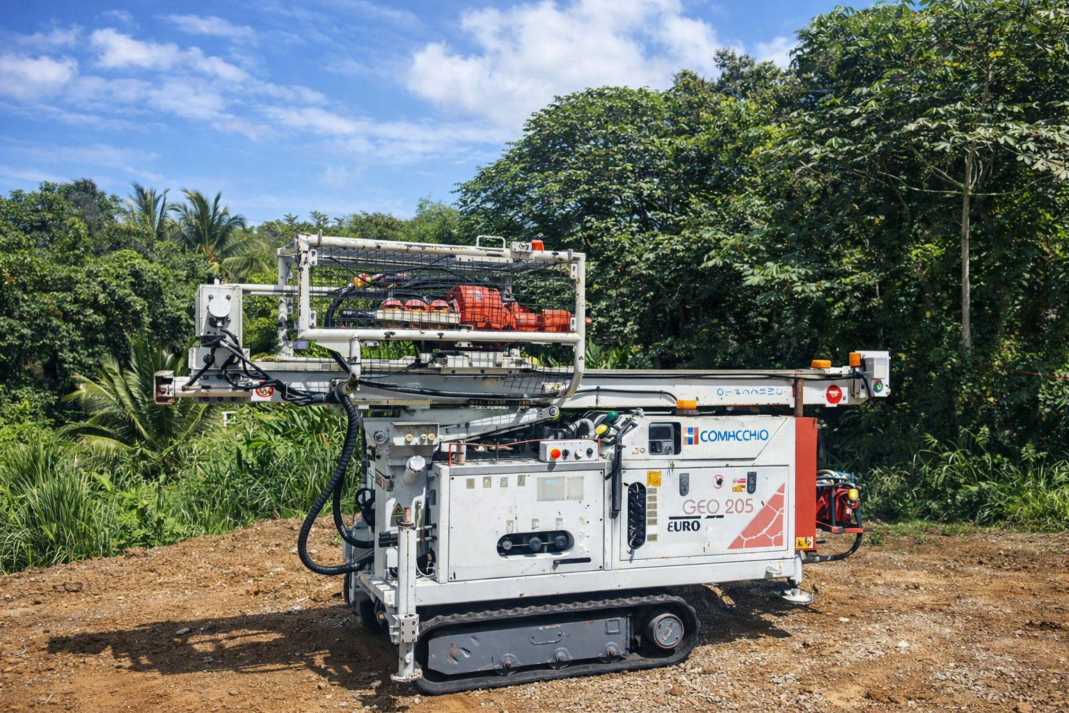 Foreuse géotechnique Comacchio Geo 205 pour sondage et essais de sol en Martinique